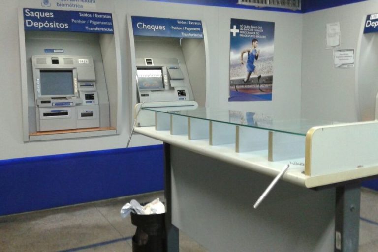 Mulher é arrastada por 20 metros após sofrer golpe em agência bancária de João Pessoa