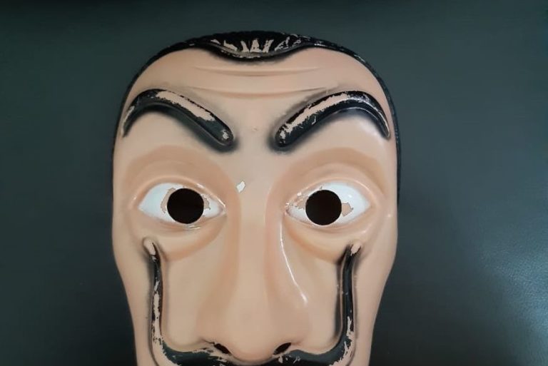 La Casa de Papel: Câmera mostra ‘assaltantes mascarados’ durante roubo a açaiteria em Monteiro