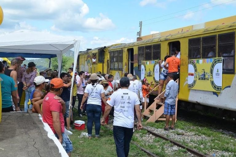 Trem do Forró começa a ser instalado para São João de Campina Grande