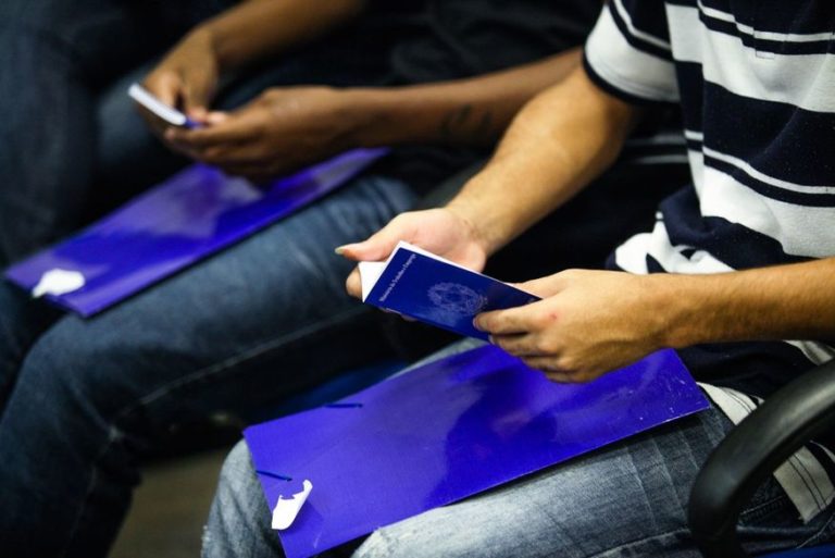 João Pessoa tem 432 vagas de emprego e 90 delas são para ajudante reparador em telecomunicações