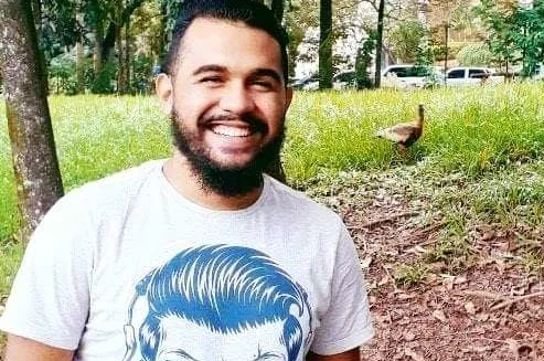 Homem se casa pela manhã e morre durante jogo do flamengo