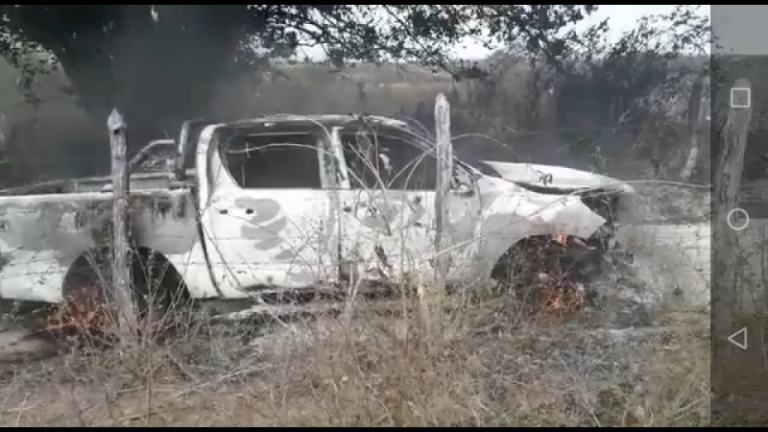 LATROCÍNIO: Caminhonete roubada em Riachão é encontrada queimada em Puxinanã