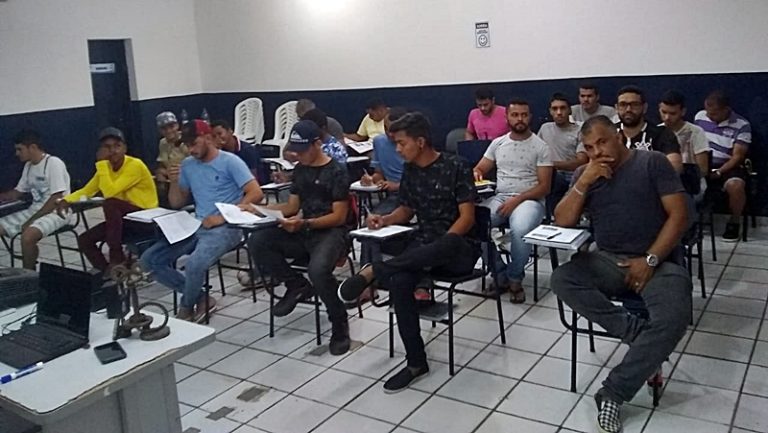 INGÁ: Centro Municipal de Capacitação inicia curso de Mecânico de Motos