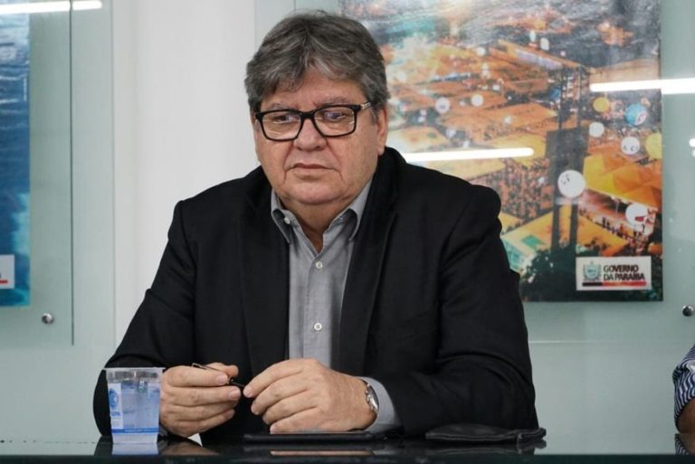 João Azevêdo falta a Conferência do PSB para se encontrar com empresários em São Paulo