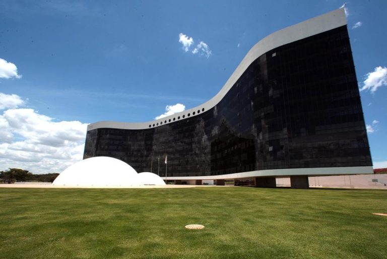 TSE analisa liberação de assinatura eletrônica para criar partidos políticos