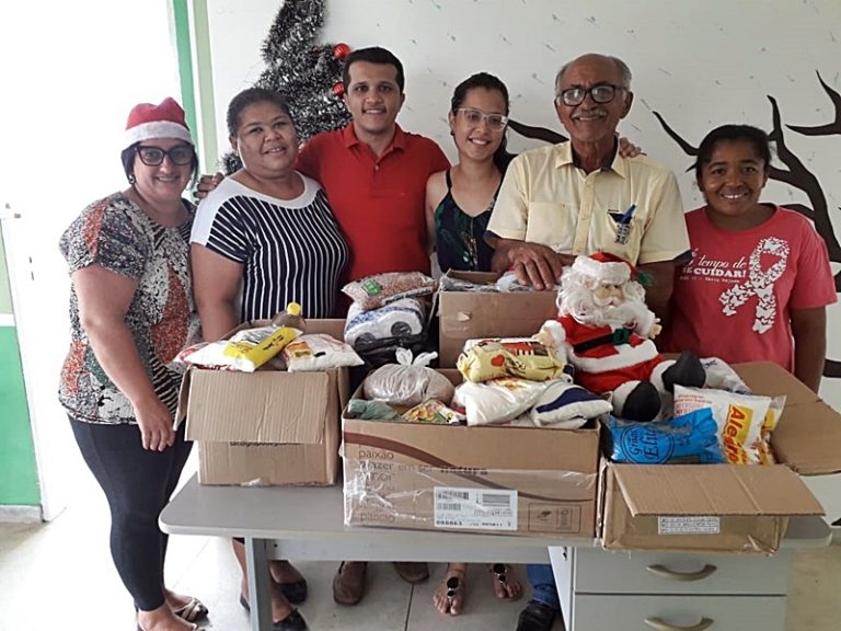 SERRA RAJADA: Posto de Saúde realiza natal solidário com entrega de cestas básicas