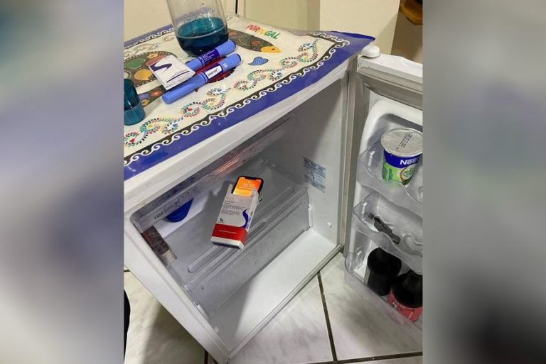PF encontra celular dentro de caixa de remédio em frigobar na casa de deputado Wilson Santiago