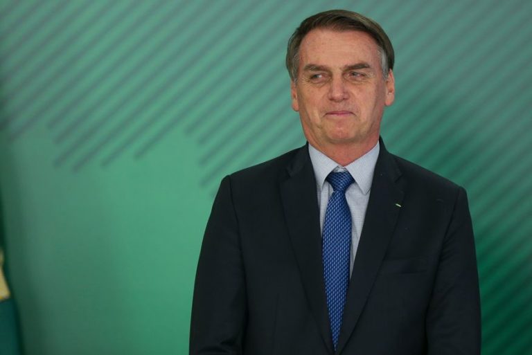 Bolsonaro quer elevar teto do Imposto de Renda para R$ 3 mil por mês