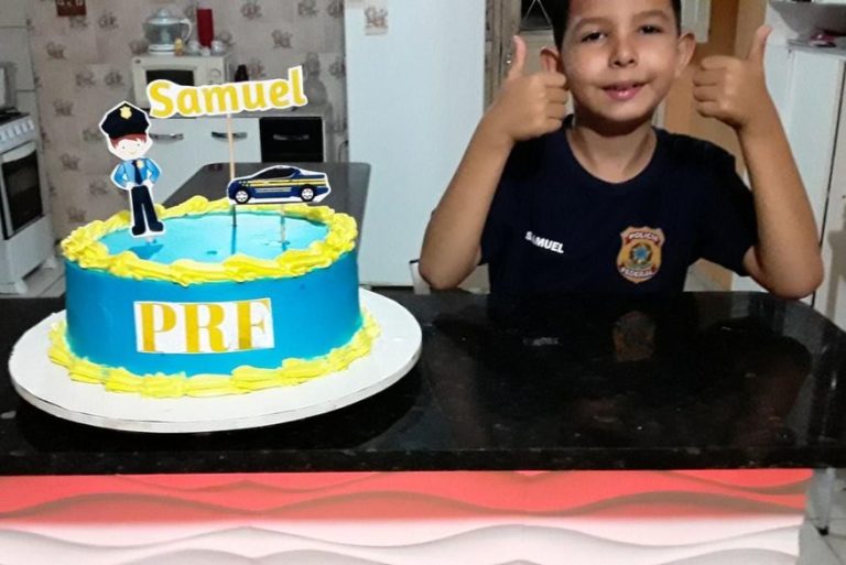 Em Ingá, menino realiza sonho de ter a PRF em aniversário de 8 anos