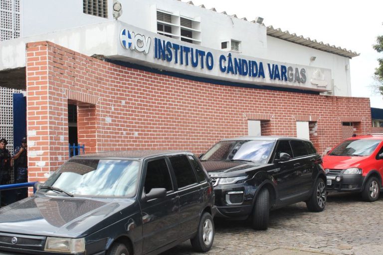 Mulher que teve material cirúrgico ‘esquecido’ em barriga após parto morre na Cândida Vargas