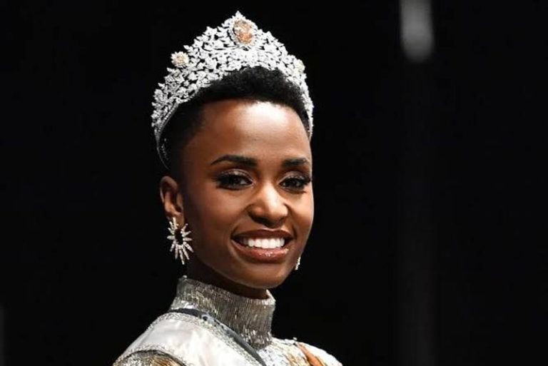 Negra, candidata da África do Sul vence Miss Universo e leva 3ª coroa para seu país