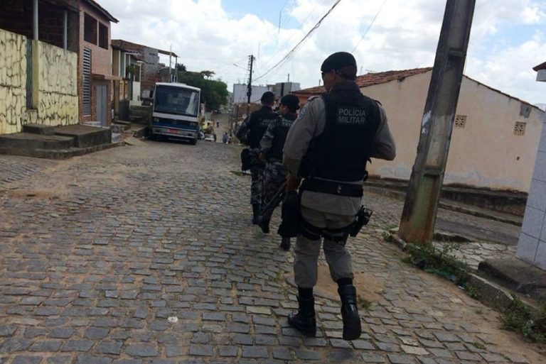 Adolescentes são apreendidos suspeitos de espancar homem que teria aliciado menino de 11 anos