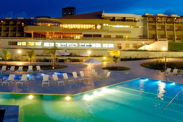 Dupla se passa por entregadores do iFood, rendem funcionários do Garden Hotel e roubam mais de R$ 11 mil