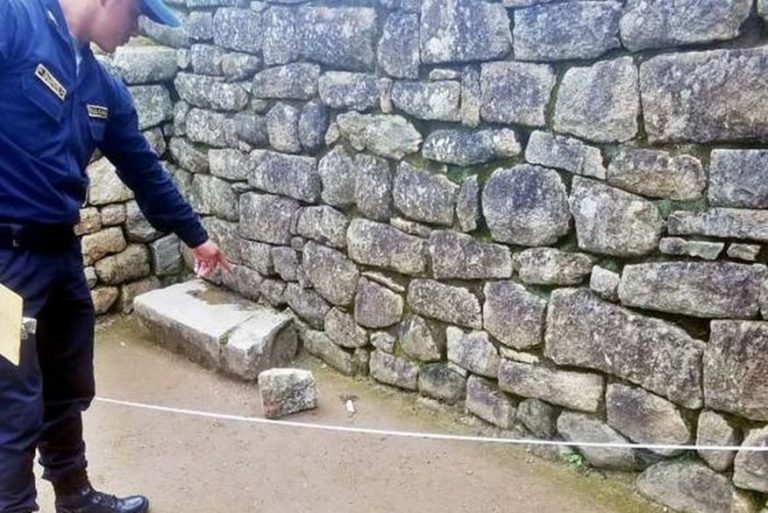 Polícia peruana prende brasileiros por defecarem em área sagrada de Machu Picchu
