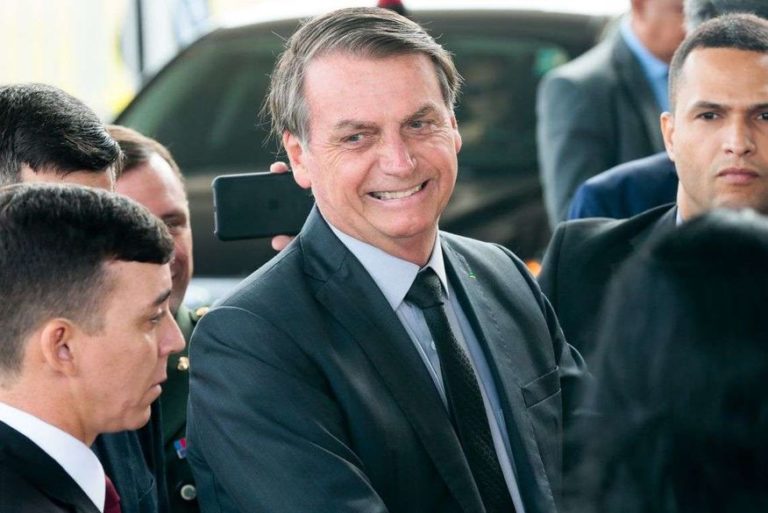 Aprovação de Bolsonaro sobe de 41% para 47,8% em 5 meses, diz pesquisa