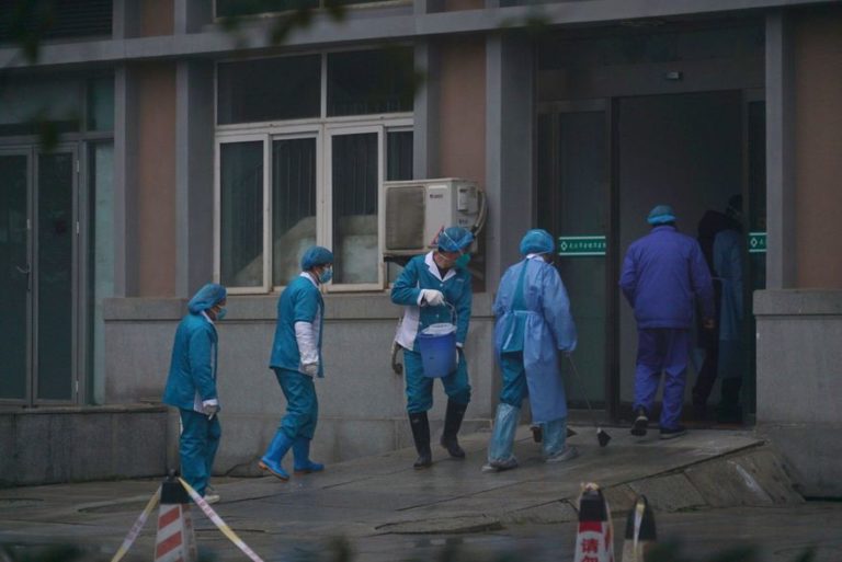 China tem 9ª morte provocada pelo coronavírus; já são mais de 400 casos