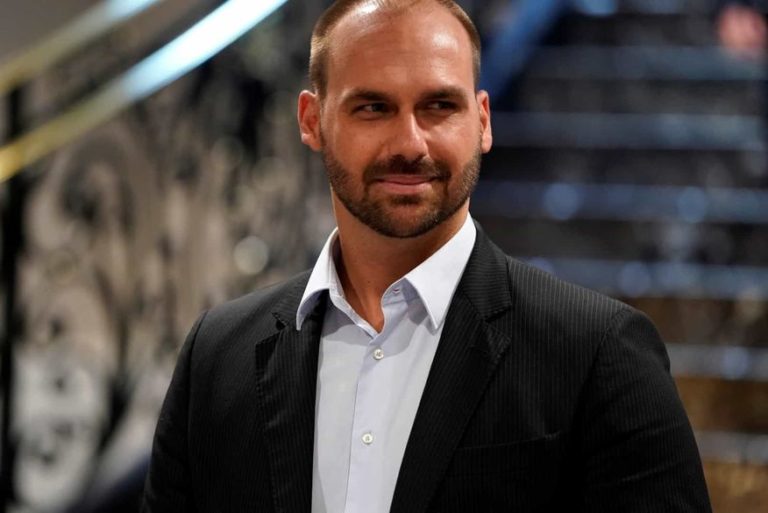 Eduardo Bolsonaro confirma vinda à Paraíba em fevereiro