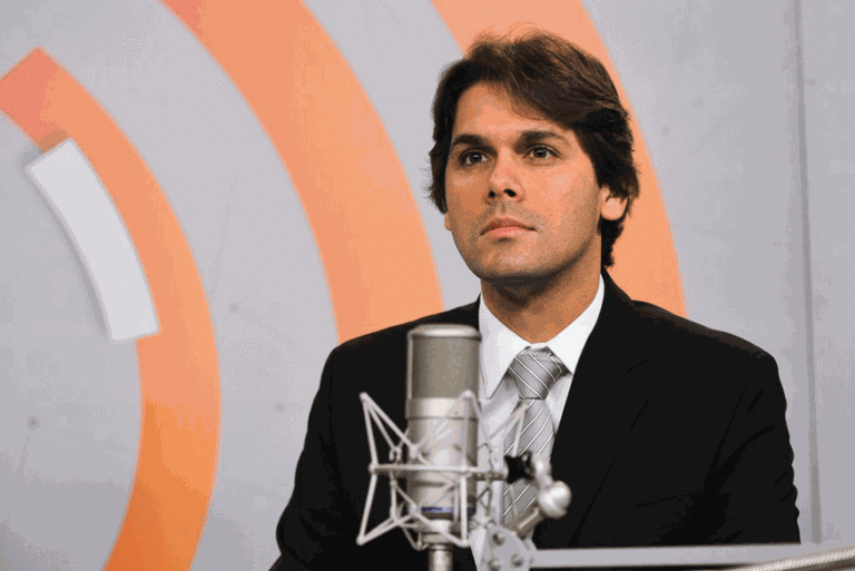 Governo Bolsonaro anuncia demissão do presidente do INSS