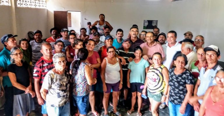 INGÁ: Em reunião com moradores de Raspadinha, prefeito Manoel da Lenha autoriza instalação de caixas d’água que levarão água encanada a cerca de 60 famílias