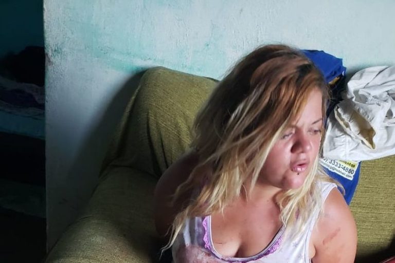 Mulher é presa após confessar que matou marido e enviar áudio confirmando assassinato e traição