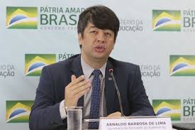 Secretário de Educação Superior pede demissão