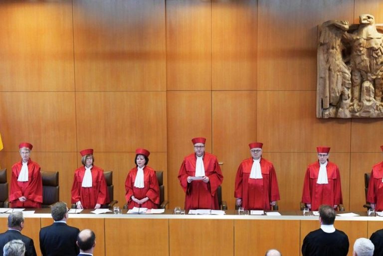 Suprema corte da Alemanha permite suicídio assistido