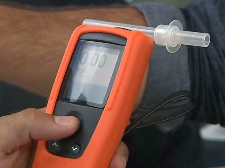 Álcool em gel nas mãos pode reprovar no teste do bafômetro?