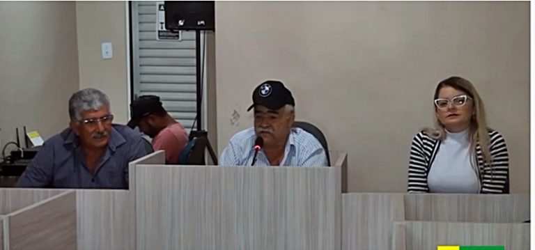 INGÁ: Câmara aprova projeto do executivo que muda nomenclatura do cargo de tratorista e equipara salário com operador de máquina