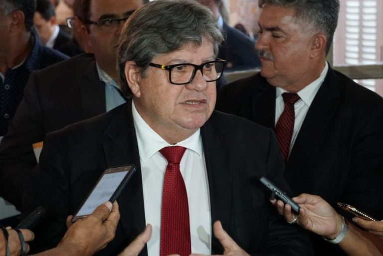 João Azevêdo anuncia mudanças no calendário escolar como forma de prevenir pandemia do coronavírus
