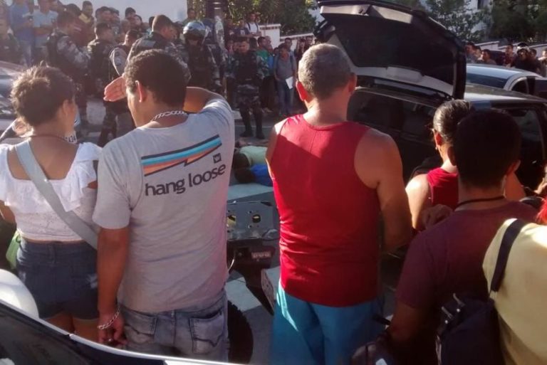 Polícia prende três suspeitos e apreende adolescente e quatro armas após troca de tiros no Centro de João Pessoa