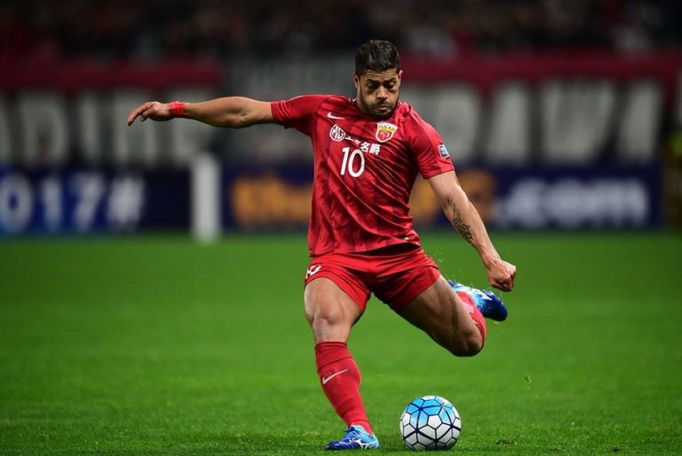 Hulk admite já treinar no Palmeiras para fugir do coronavírus