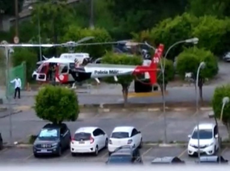 Helicóptero da PM que levava coração para transplante atinge poste de iluminação de hospital na Grande SP
