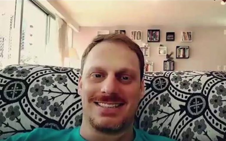 Humorista que ficou paraplégico após acidente anuncia que está com câncer: ‘Vou vencer mais essa’, diz