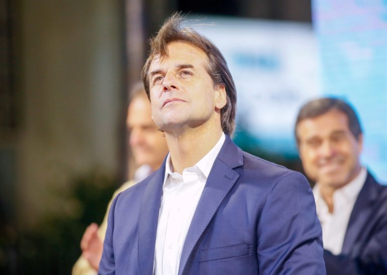 Luis Lacalle Pou toma posse como presidente do Uruguai neste domingo