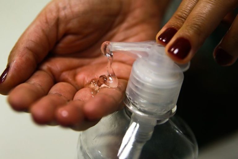 UFPB intensifica produção de álcool em gel e glicerinado