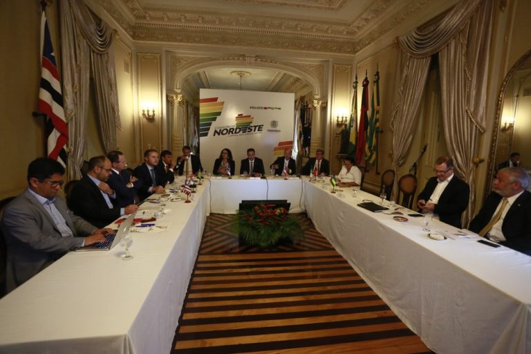 Governadores do Nordeste se dizem indignados com Bolsonaro e criticam ação contra isolamento em pandemia