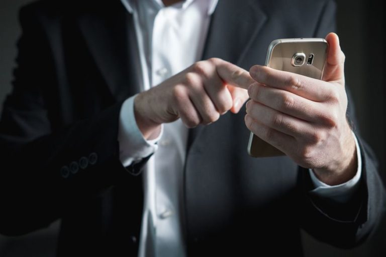 WhatsApp vai permitir login em mais de um dispositivo; entenda