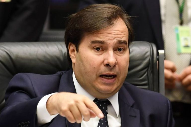Maia admite corte de salário de parlamentares e uso de fundos Partidário e Eleitoral para combater coronavírus