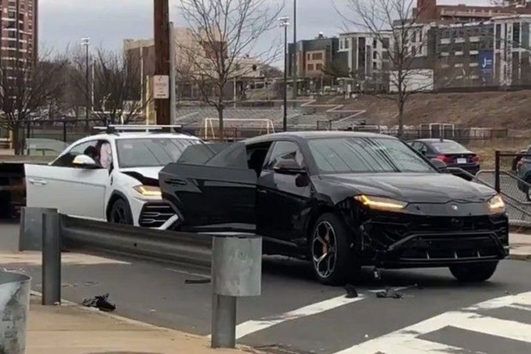 Amigos sem habilitação roubam dois Lamborghini Urus, batem um no outro e são presos