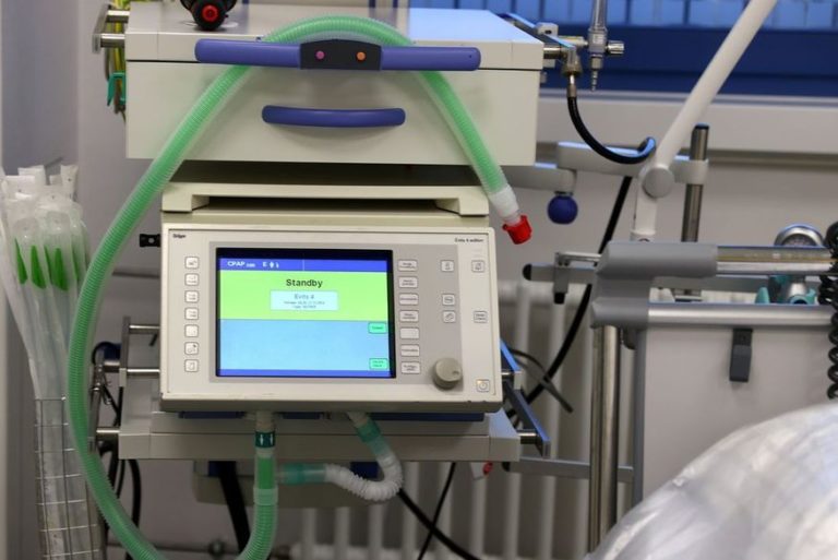 Justiça determina busca e apreensão de ventiladores pulmonares comprados pelo Governo de Pernambuco que não foram entregues por empresa