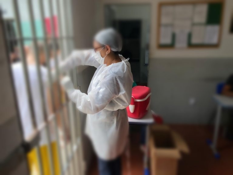 Presos da Cadeia Pública de Ingá recebem vacinação contra a H1N1
