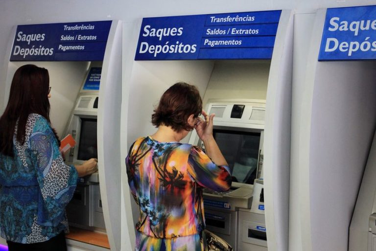 Caixa Econômica divulga calendário para pagar auxílio de R$ 600 nesta segunda