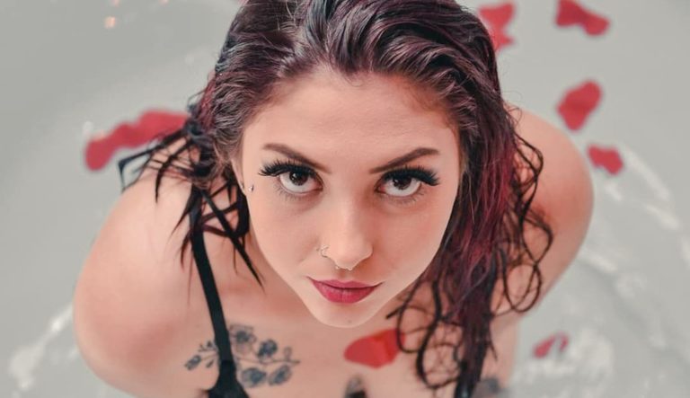 Coronavírus: profissionais do sexo recorrem à web com queda de até 80% na clientela por quarentena