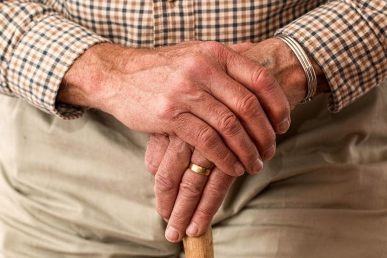 Na Paraíba, taxa de letalidade em idosos com mais de 80 anos infectados pelo covid-19 chega a 64%
