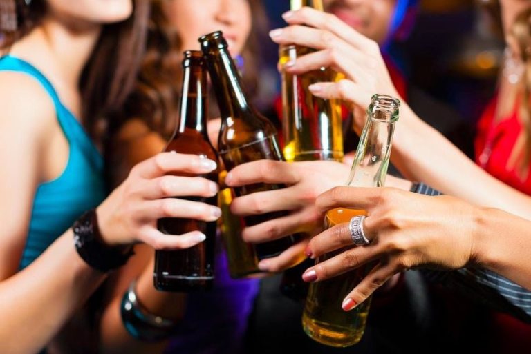 OMS sugere limitar venda de bebida alcoólica durante a pandemia