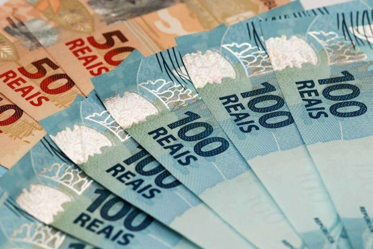 Auxílio emergencial de R$ 600 começa a ser pago hoje para os clientes da Caixa e do BB