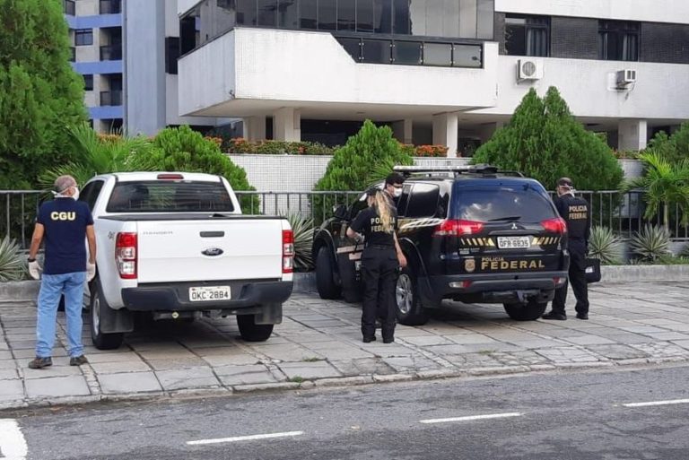 Servidores de Cruz do Espírito Santo eram obrigados a tirar empréstimos e repassar valores a prefeito e correspondente bancário; desvios chegam a R$ 386 mil