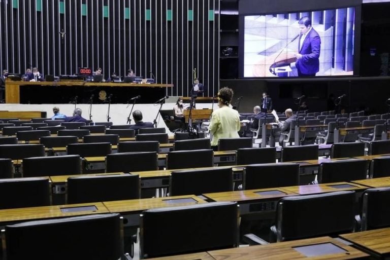 Câmara aprova ‘Orçamento de guerra’, para aumentar gastos públicos durante a crise