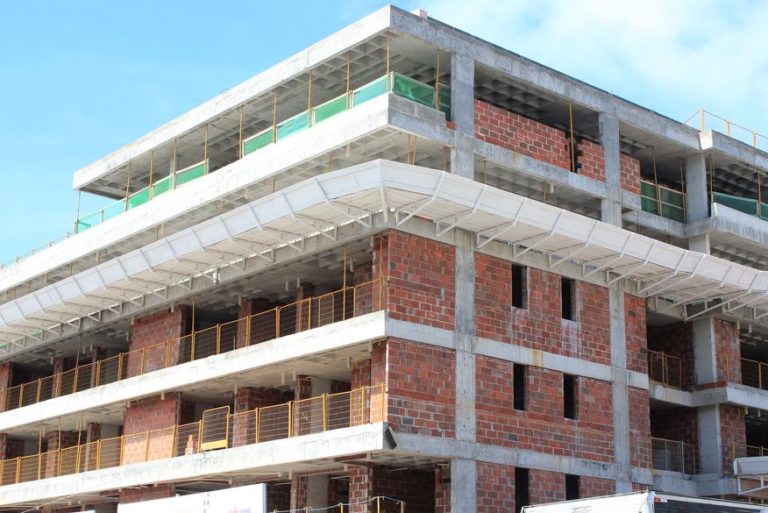 Custo médio da construção civil na Paraíba teve 4ª maior alta do país em abril