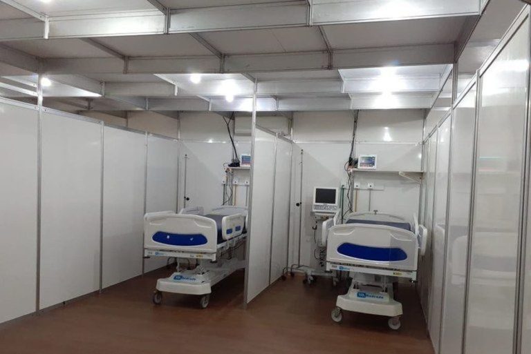Pacientes com coronavírus começam a ocupar leitos do hospital de campanha após lotação de enfermarias